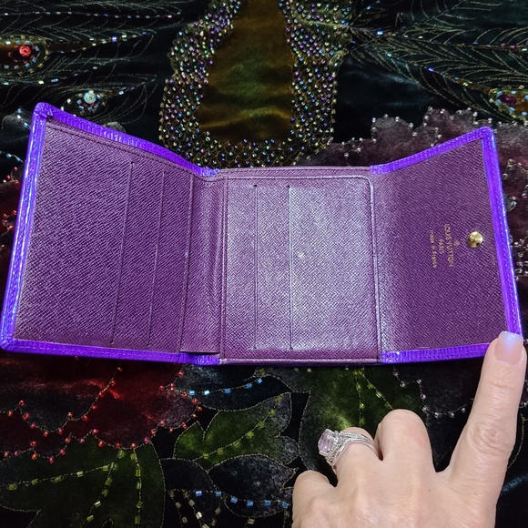 Louis Vuitton EPI Chrome Wallet - Picture 8 of 15